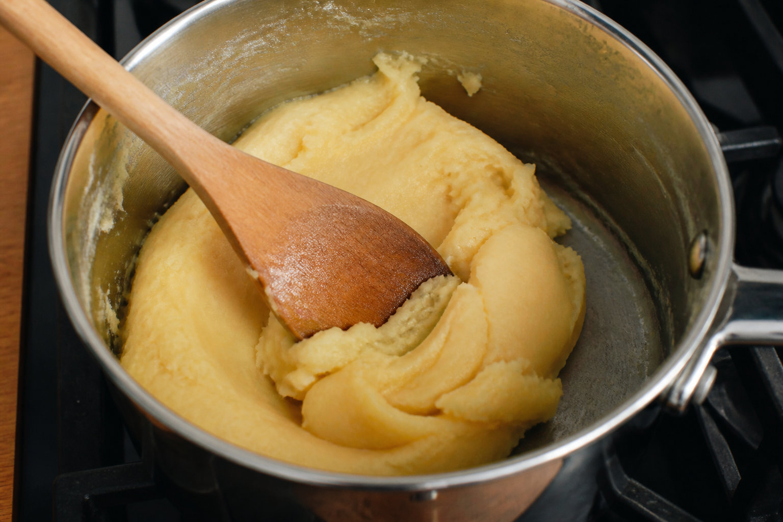 Réussir la pâte à choux et son craquelin
